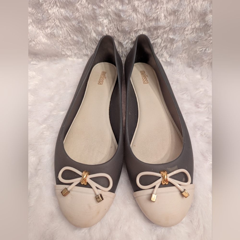 Melissa Women's Doll V Flats with Bow Accent Size 7